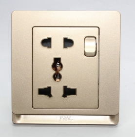 Bộ ổ cắm 2 và 3 chấu, có công tắc Q6816UAG